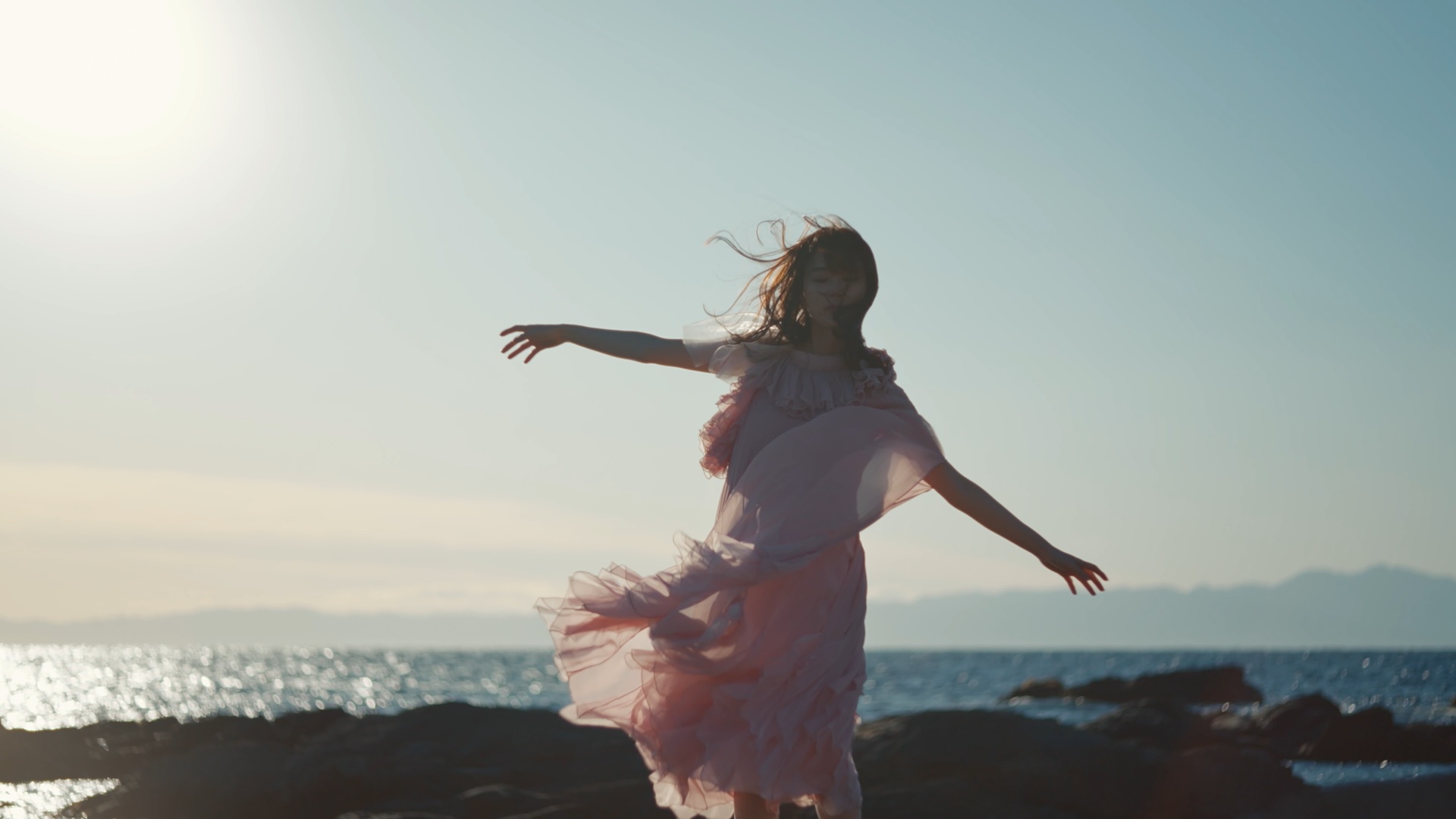 生田絵梨花、生まれて初めて作った楽曲「No one compares」MV公開！