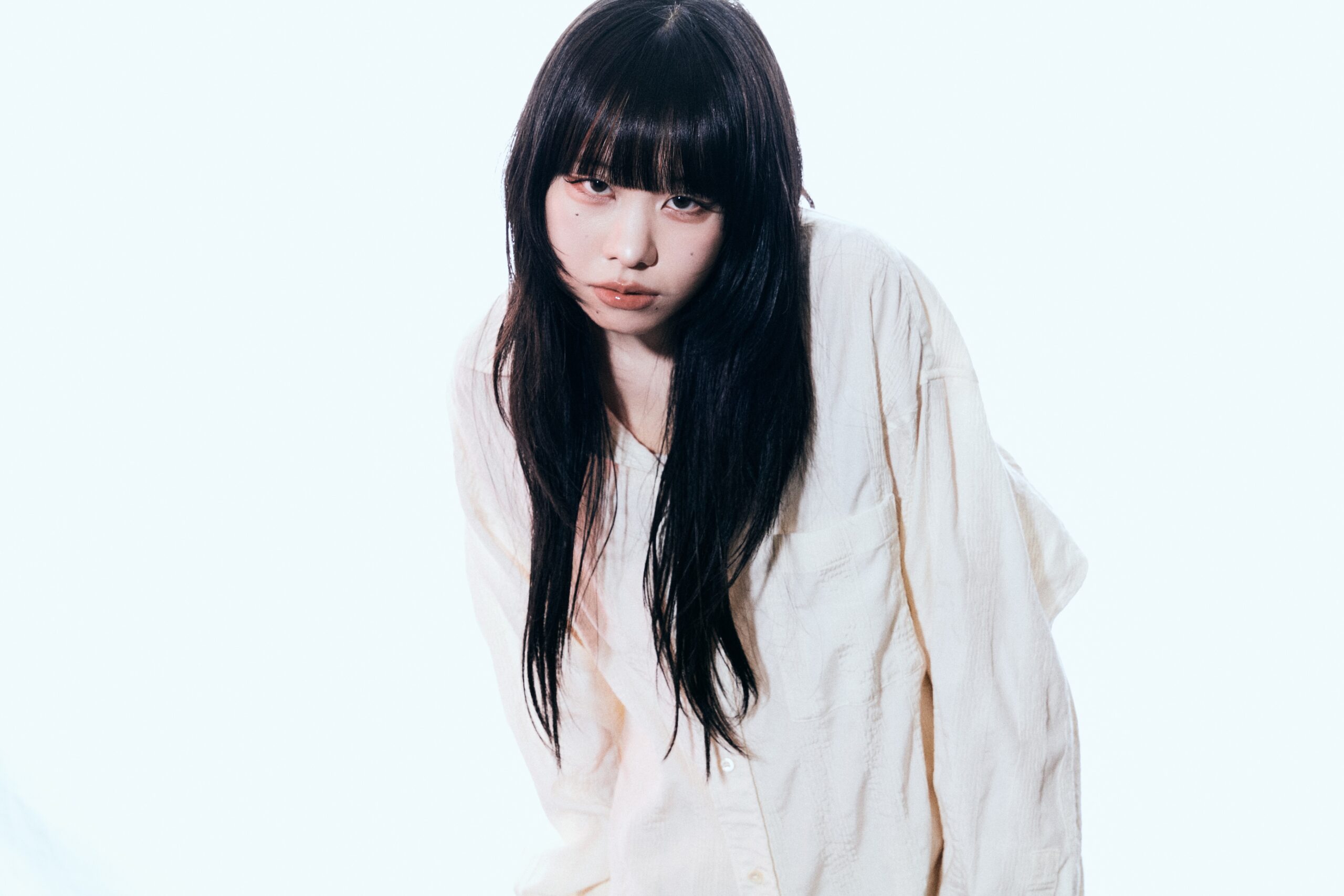 【インタビュー】紫 今が語る、ルーツや表現の根幹。「私は修行僧」と語る彼女の素顔に迫る。